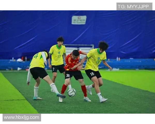 足球明星在提野场面上展现风采与激情的精彩瞬间 足球明星在提野场面上展现风采与激情的精彩瞬间