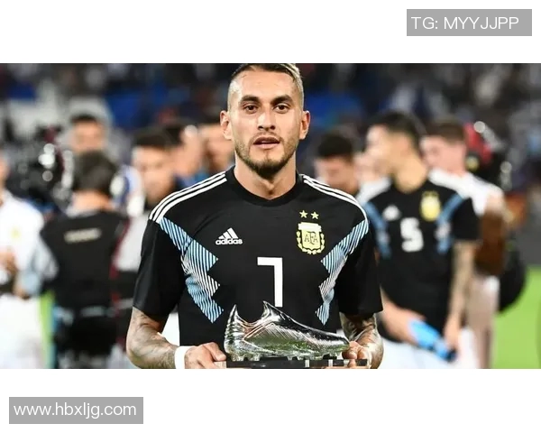 足球明星佩雷拉高清照片欣赏与个人成就介绍