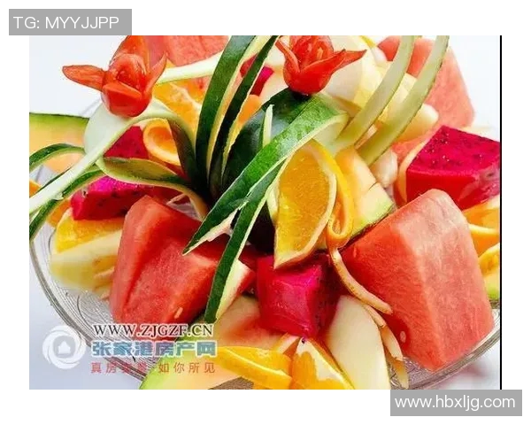 足球明星与父母温馨合影展现亲情与奋斗历程的动人瞬间 足球明星与父母温馨合影展现亲情与奋斗历程的动人瞬间