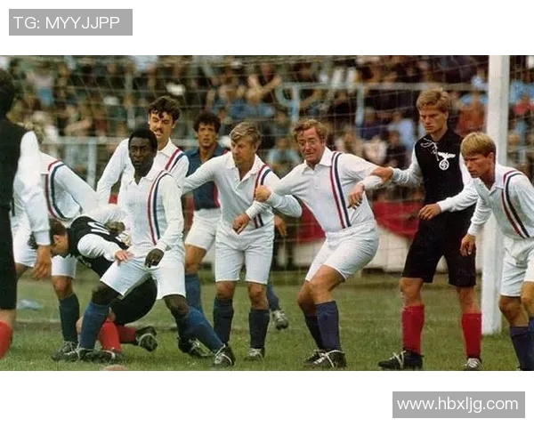 女子与足球明星亲密合影视频引发热议网友纷纷点赞称羡慕不已